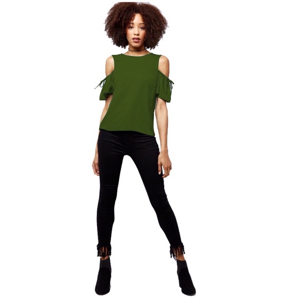 Green off the shoulder blouse, with tie - Picture 2 of 6